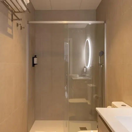 Dorm4you Arena Standar Junior Aparthotel Valencia